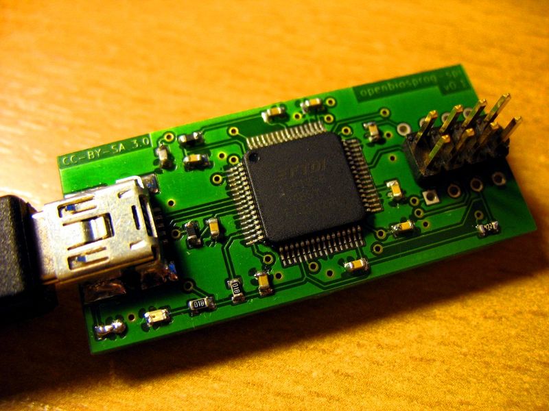 File:Openbiosprog-spi-assembled-device-0.1-powerled-chip-pinheader.jpg